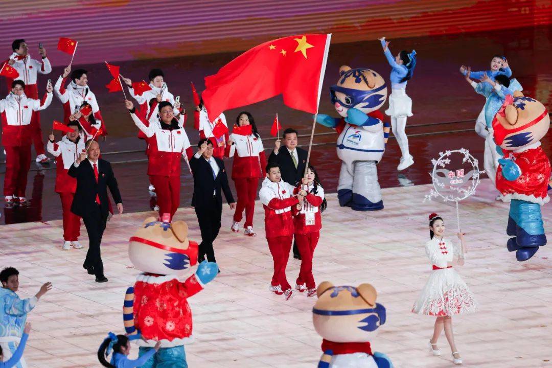 Clarks其乐、勃肯、德克斯、Allbirds全是鸟、舒华qy球友会体育资讯10条 361°、安踏、阿迪达斯、彪马、(图12)