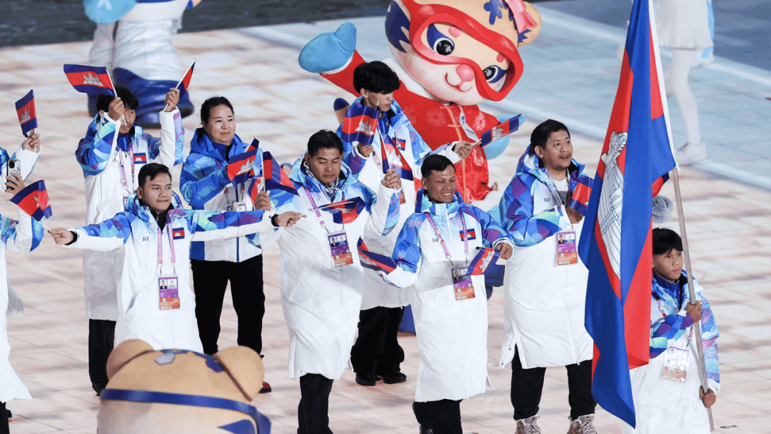 Clarks其乐、勃肯、德克斯、Allbirds全是鸟、舒华qy球友会体育资讯10条 361°、安踏、阿迪达斯、彪马、(图2)