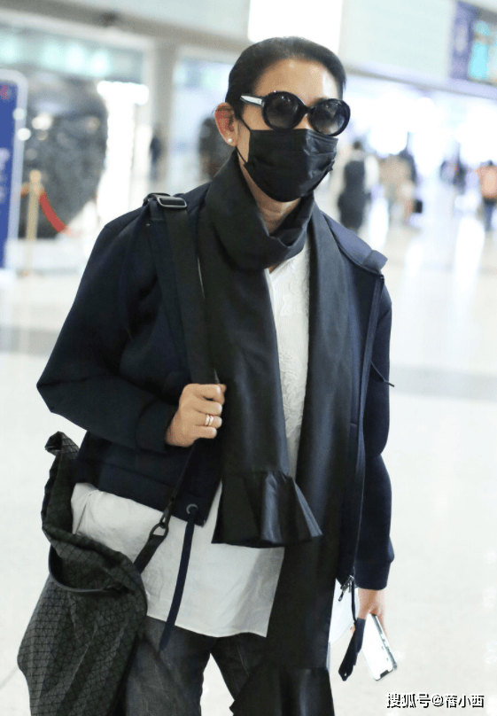 年女人穿松不穿紧才更时髦洋气看了倪萍的穿搭我悟了：60中(图9)